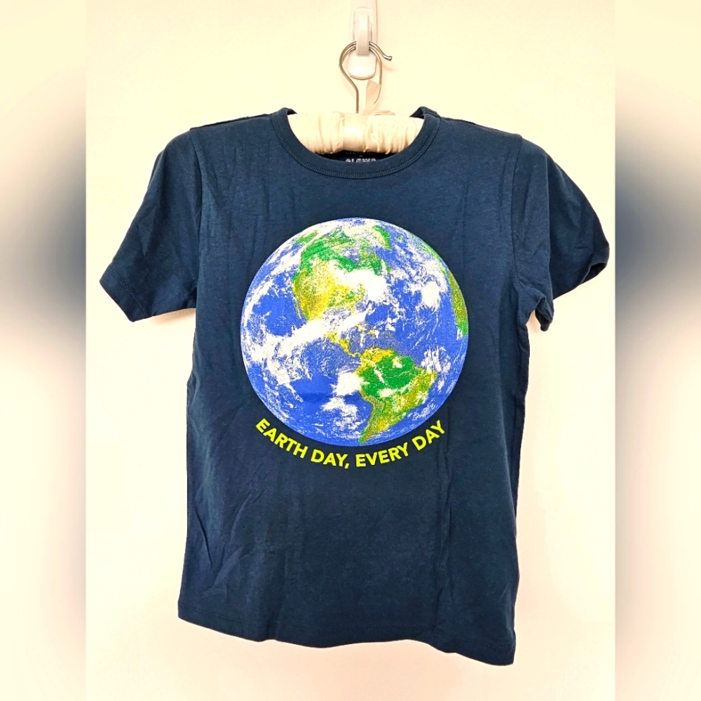 CREWCUTS NWT t-shirt Glows in the Dark Size 10